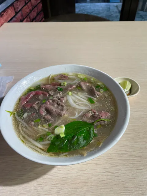 添恩石碗牛肉河粉