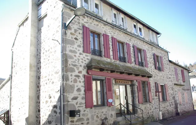 La Belle Arverne - Gîtes 2 - 5 - 7 personnes