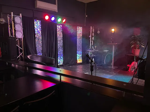 Diamond Dogs Music Lounge & Bar