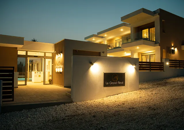 Le Grand Reve - Apartments & Luxury Suites