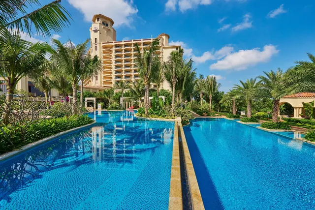 DoubleTree Resort by Hilton Hainan Chengmai