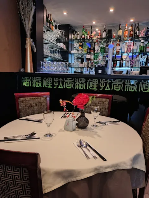 Hikari Sushi & Noodle Bar