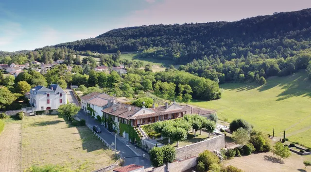 Studio 4* dans une grange XVIIIe avec vue sur le Revermont