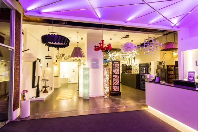 Montreal Lighting & Hardware