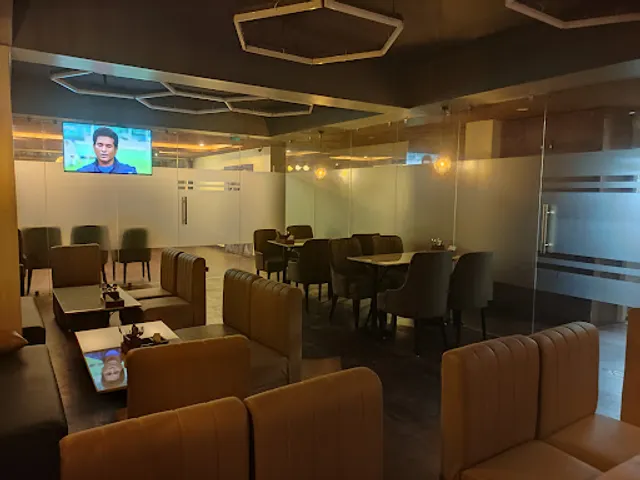 Vintage restaurant and lounge