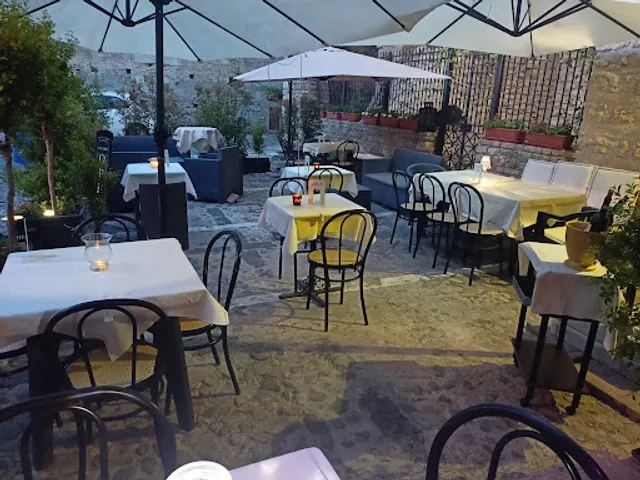 Bistrot des Artistes, cucina tipica