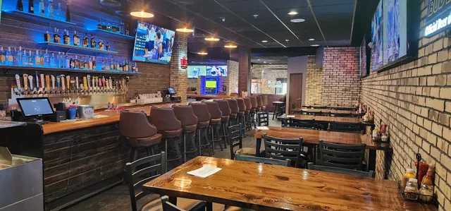 Louie’s Sports Bar & Grill