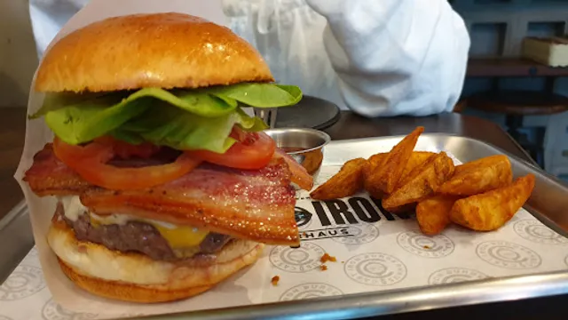 Cast Iron : Burger & Beer