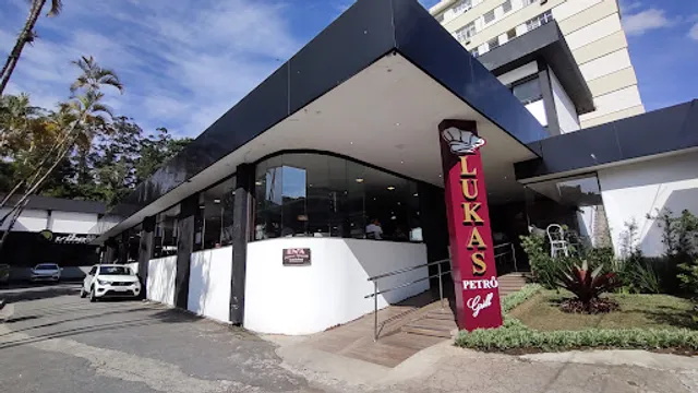 Luka's Petrô Grill