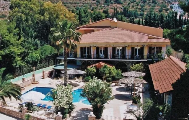 Zakros Hotel