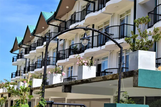 Lake Infinity Luxury Condos