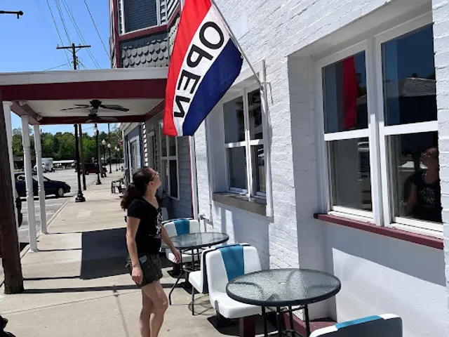 Miranda's Ice Cream Shop and Eatery