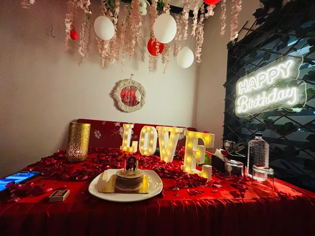 Candle Light Dinner - Date with Mate - Birthday,Anniversary Celebration - Ahmedabad