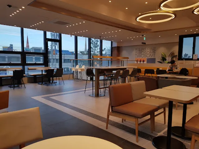 투썸플레이스군산지곡호수공원점