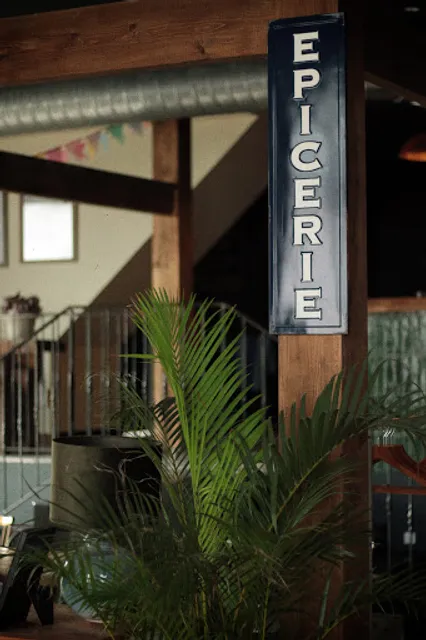 Chez Nous, French Pub & Savoir-Vivre