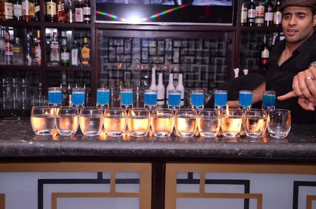 Vintage Bar & Lounge