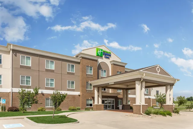 Holiday Inn Express & Suites Albert Lea - I-35 by IHG