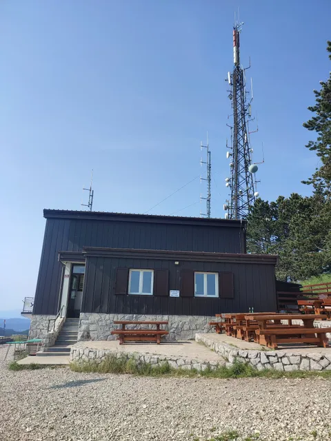 Tumova koča na Slavniku