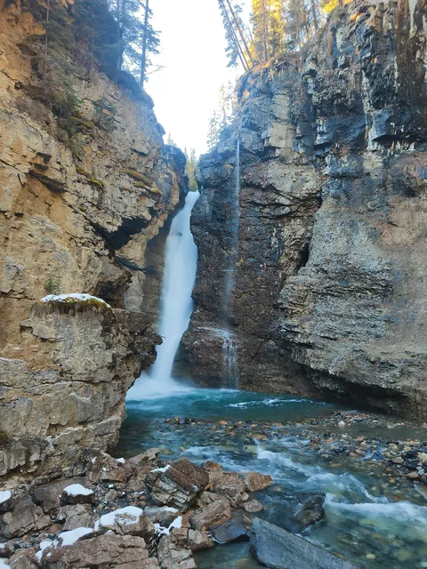 Johnston Canyon, Upper Falls