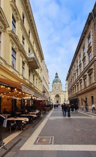 Monroe Central Budapest