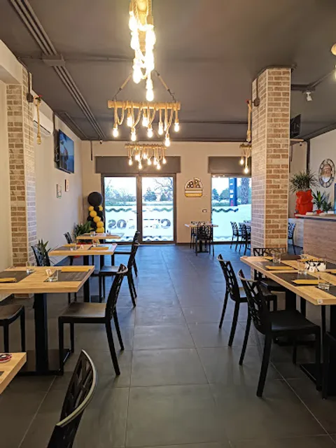 Chico's Pizza & Burger