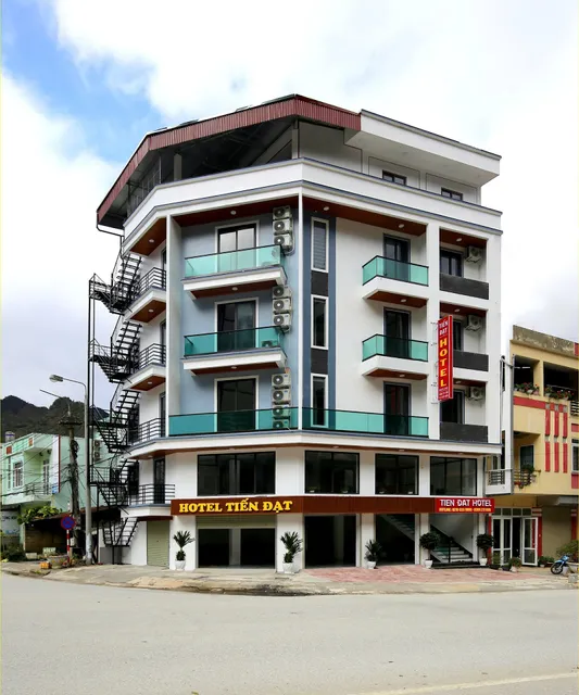 Khách sạn Tiến Đạt