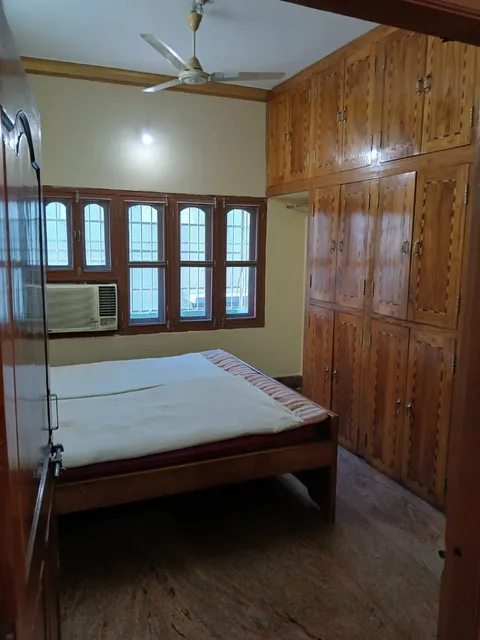 JJ LODGE & GUEST HOUSE