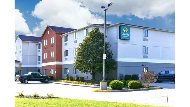 Quality Inn & Suites Brooks Louisville South
