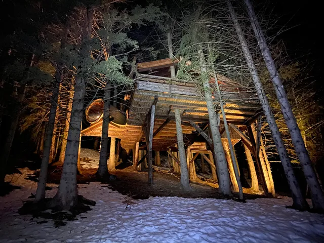 Treehouses - Between Earth and Sky