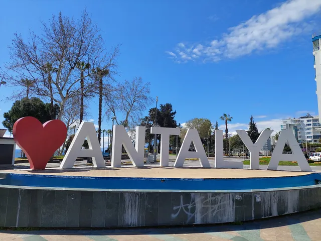 "I love Antalya" tabelası