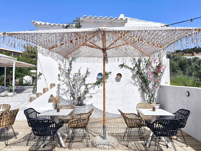 Octopus Beach Bar & Restaurant