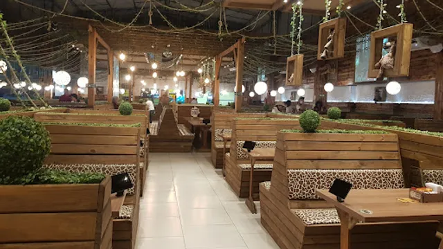 Mundo Animal Lanchonete Temática - Comidas e Bebidas em Jundiaí