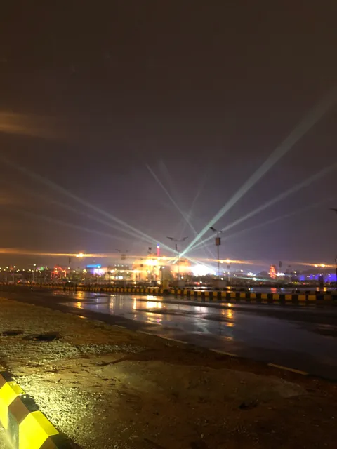 مدخل رقم ١ مواقف رياض سكوير 1