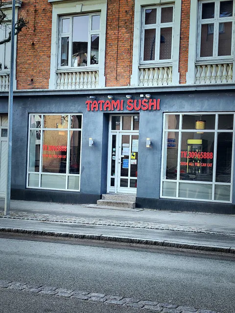 Tatami Sushi v/Yun Chen