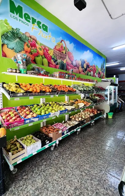 Merca fruta Los Pinos