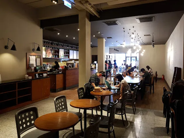 STARBUCKS Fengshan Guangyuan Shop