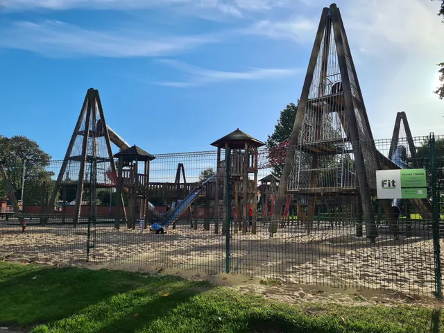 Glasgow Green Play Village