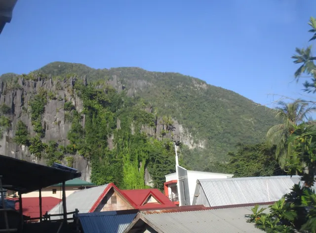 Bacuit Backpackers Lodge