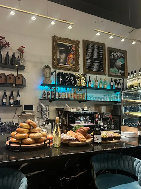 Social House Cafe & Coffee