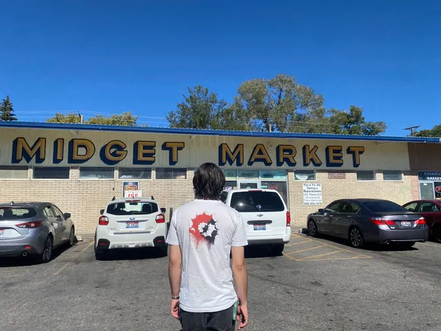 Midget Market