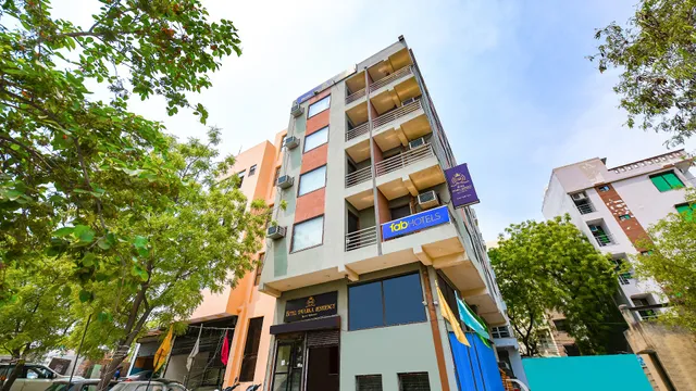 FabHotel Dwarka Residency