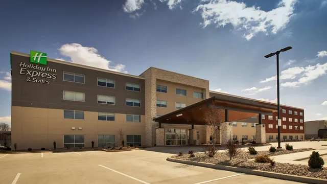 Holiday Inn Express & Suites Mount Vernon by IHG