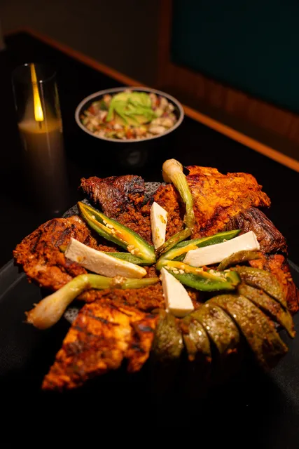 La Colonia Mexican Bar & Grill