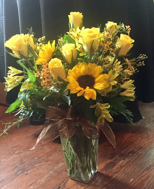 Jenny's Designs Flowers & Gifts