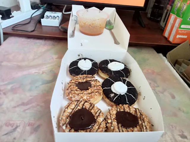 Big Apple Donuts & Coffee Lotus's Mergong