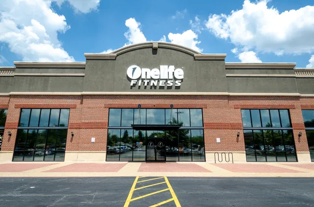 Onelife Fitness - Crabapple