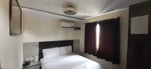 OYO 26197 Lotus Suites