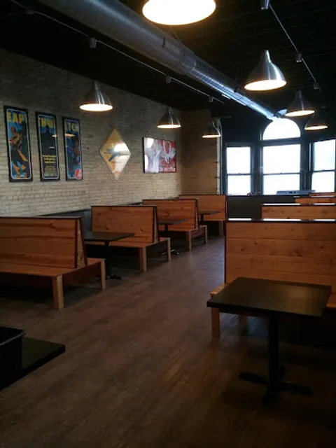 Ian's Pizza Milwaukee | Downtown