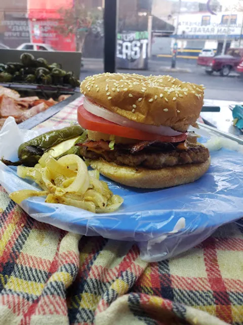 Hamburguesas y hot dogs lizarraga