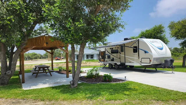 3 Hooks RV Resort